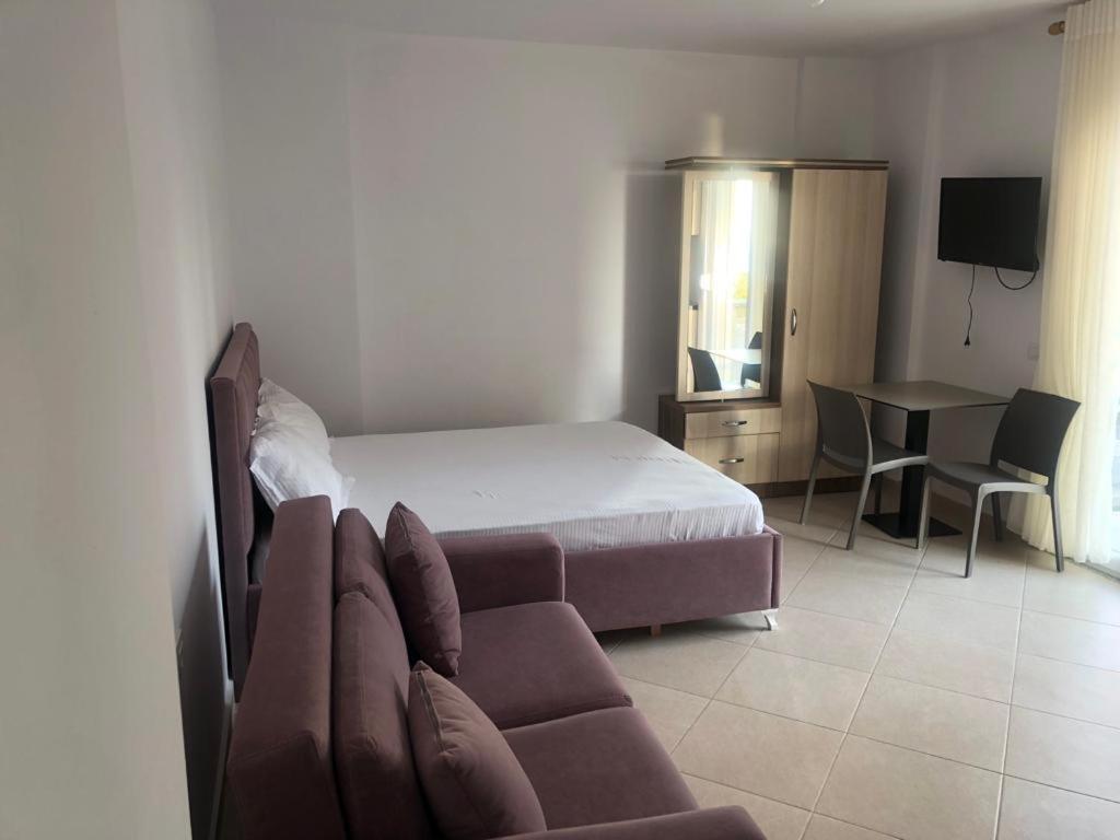 Hotel Mario, Shëngjin Екстериор снимка