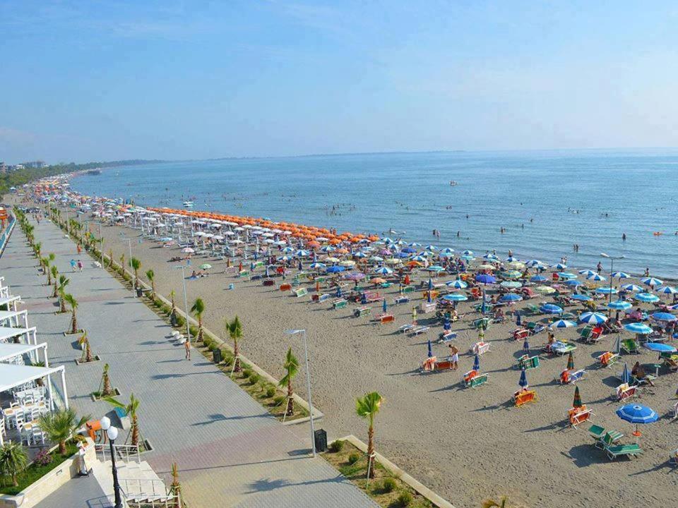 Hotel Mario, Shëngjin Екстериор снимка