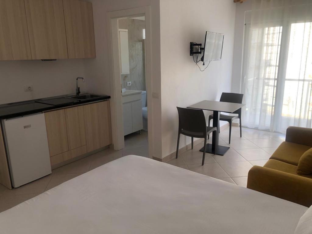 Hotel Mario, Shëngjin Екстериор снимка