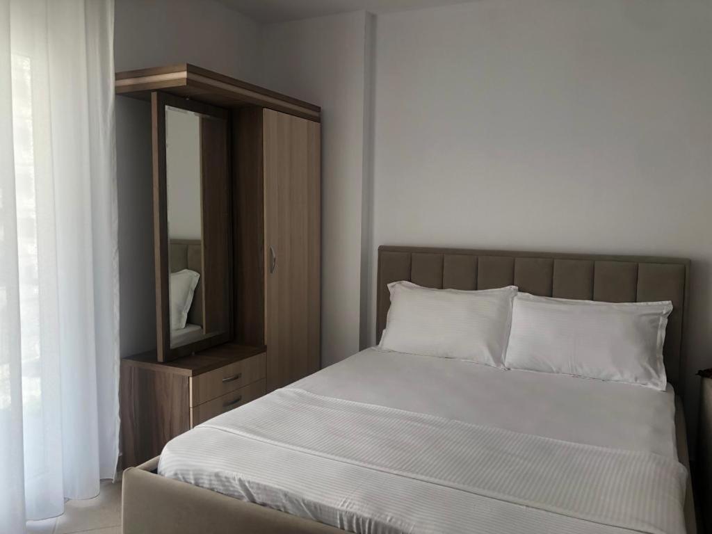Hotel Mario, Shëngjin Екстериор снимка